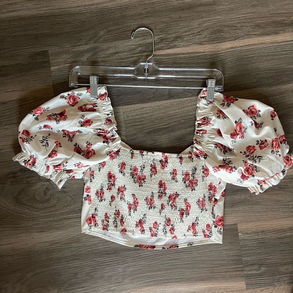 SHEIN Red Floral Puff Sleeve Blouse
